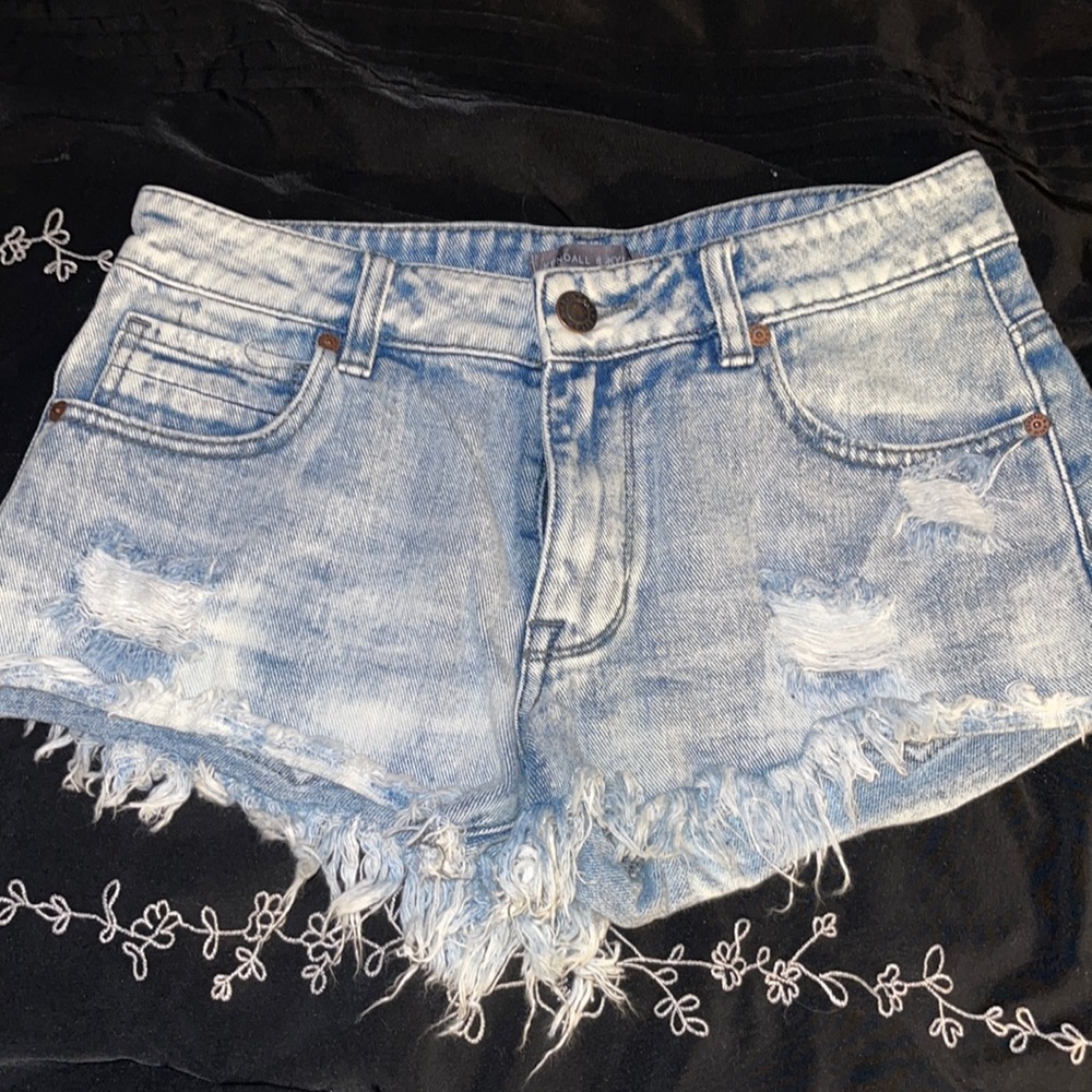 Kendall & Kylie Denim Shorts size 3